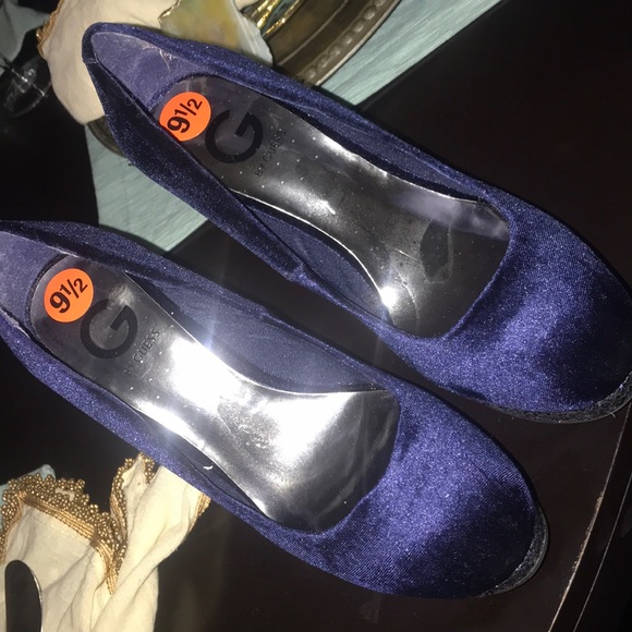 G By Guess Beautiful Blue Fabric Shoes - Picture 2 of 8